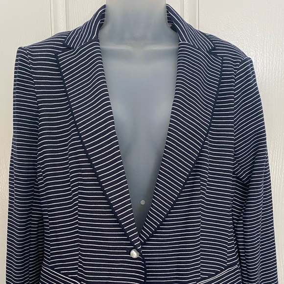 🔵🎉HOST PIC🥳 TAHARI Navy Striped Blazer Jacket 10 - Picture 2 of 4